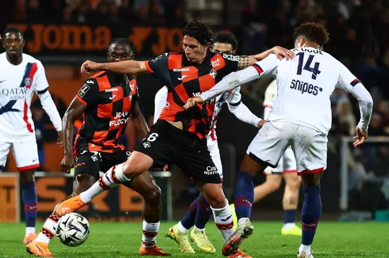 باريس سان جيرمان يتعثر أمام لوريان في الدوري الفرنسي