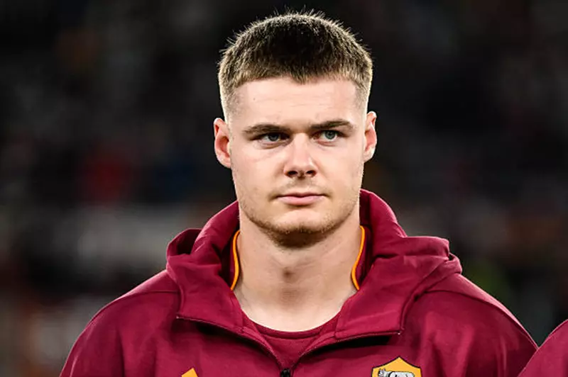 تقارير: الإصابة تبعد مهاجم روما عن الملاعب لأسبوعين