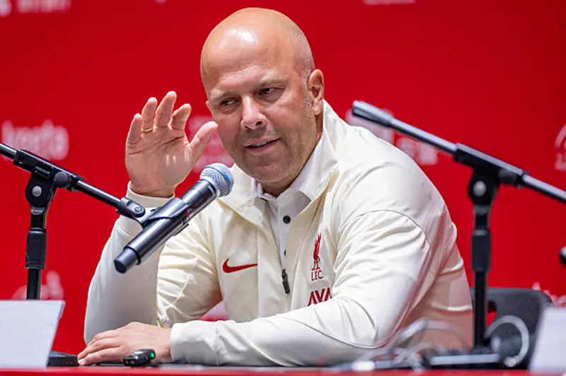 سلوت يكشف.. أزمة ليفربول.. موقف الإصابات.. وهدفه الحالي